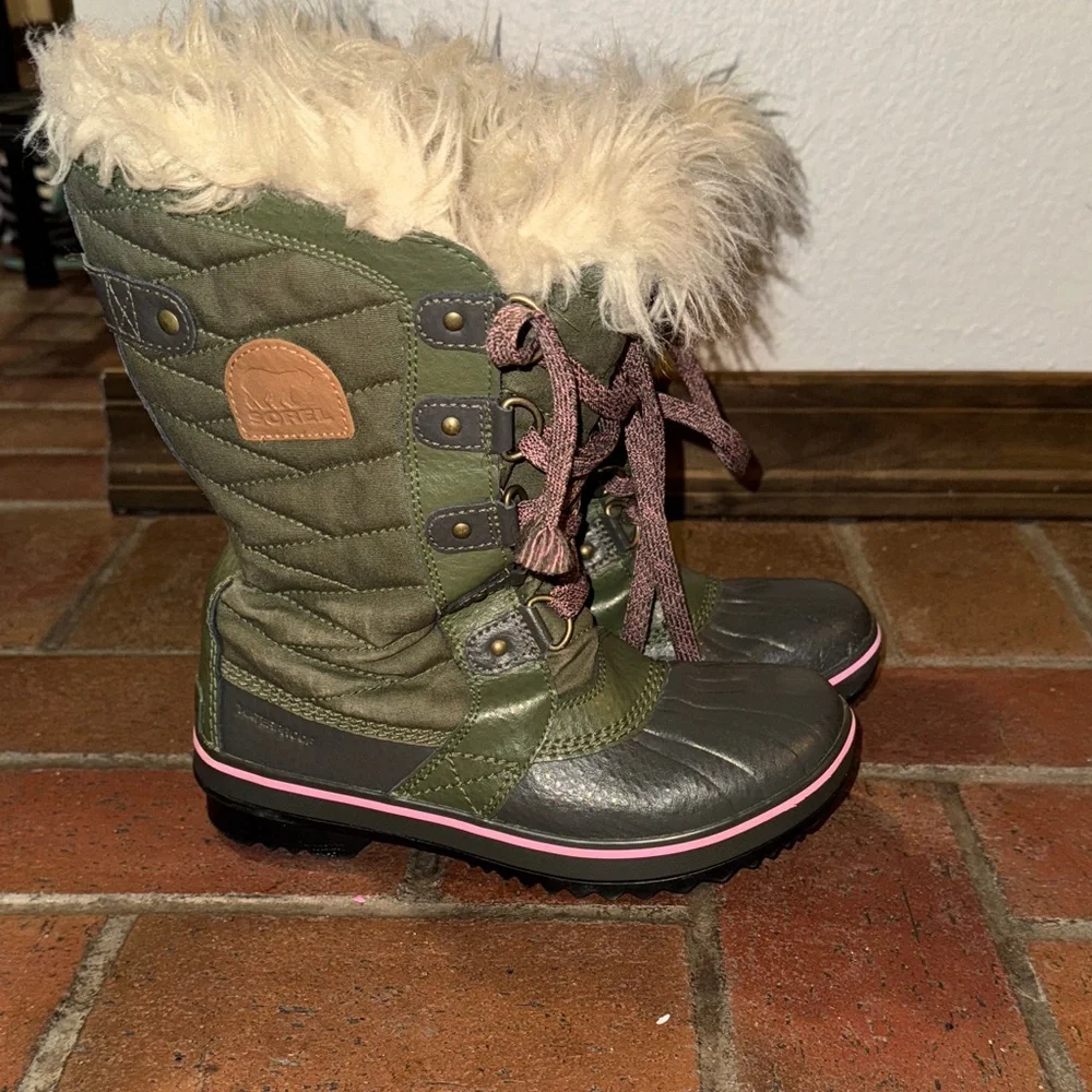 Sorel Olive‎ Fur-Lined Boots